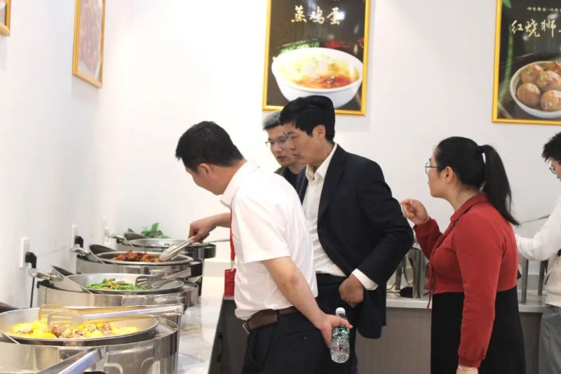 湖南鐘情餐飲管理有限責任公司,餐飲管理,鐘情餐飲管理,團體膳食,大學食堂,學院食堂,學校餐飲